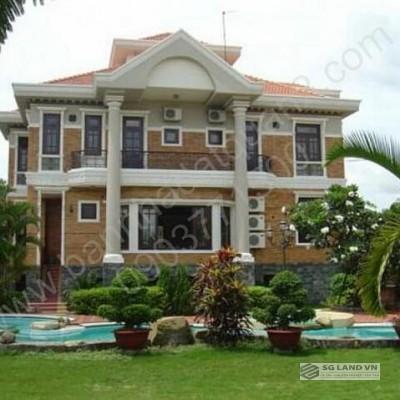 Biệt thự kiểu lâu đài