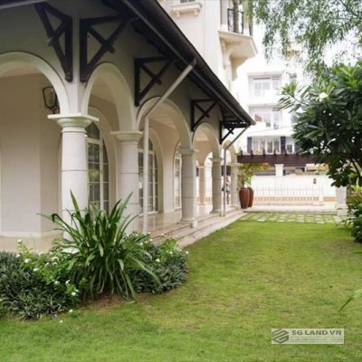 Biệt thự đường Nguyễn Văn Hưởng