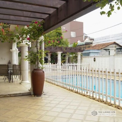 Biệt thự đường Nguyễn Văn Hưởng