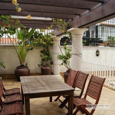 Biệt thự đường Nguyễn Văn Hưởng