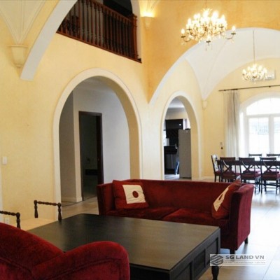 Biệt thự đường Nguyễn Văn Hưởng