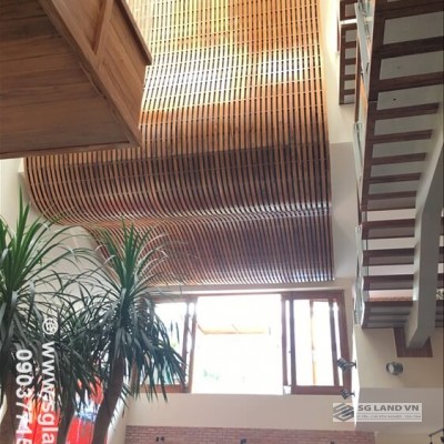 Biệt thự đẹp trần ốp gỗ Thảo Điền