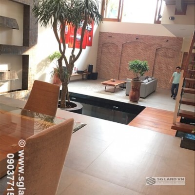 Biệt thự đẹp trần ốp gỗ Thảo Điền