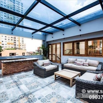 Biệt thự đẹp trần ốp gỗ Thảo Điền