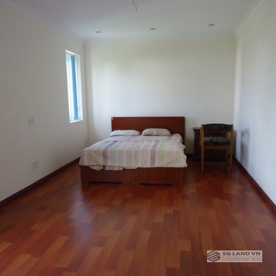 Villa cho thuê Quận 2