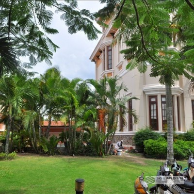 Cho thuê biệt thự hồ bơi sân vườn