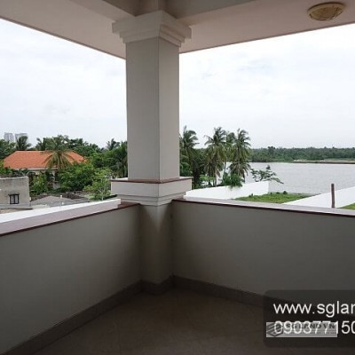 Biệt thự Thảo Điền gần sông