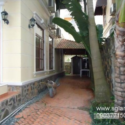 Biệt thự trong compound an ninh