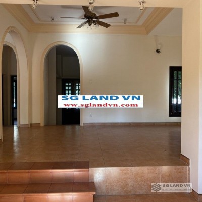 Biệt thự mặt tiền đường Nguyễn Văn Hưởng