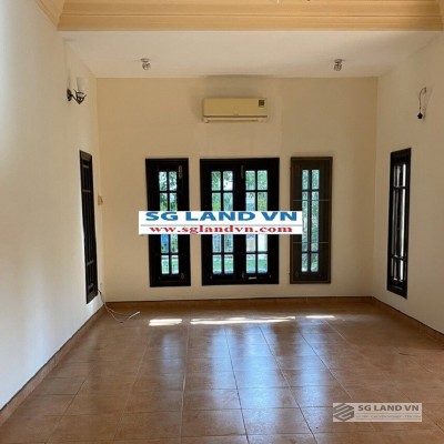 Biệt thự mặt tiền đường Nguyễn Văn Hưởng