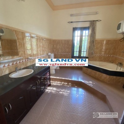 Biệt thự mặt tiền đường Nguyễn Văn Hưởng