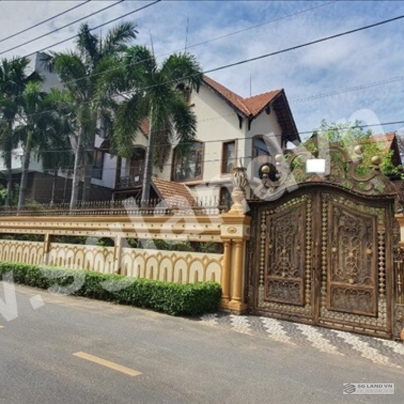 Biệt thự mặt tiền đường 44 Thảo Điền